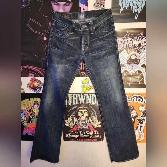 Rock and Republic Flared denim - Picture 2 of 3